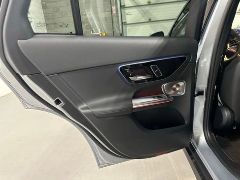 Used 2026 Mercedes-Benz GLC 300 4MATIC image 11