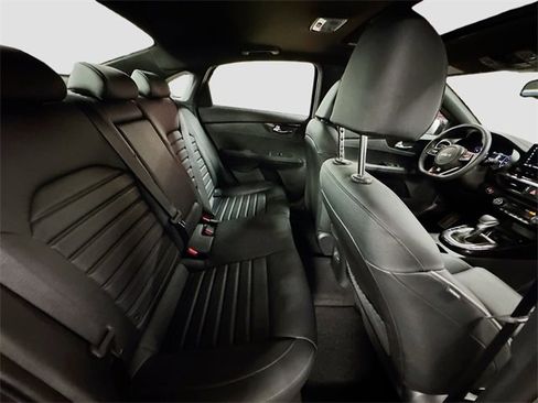 Used 2023 Kia Forte GT-Line w/ GT-Line Premium Package image 31