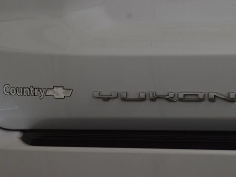 Used 2024 GMC Yukon XL Denali AWD/4WD image 24