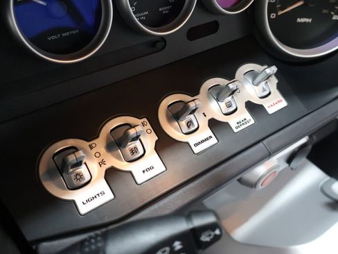 Used 2006 Ford GT image 22