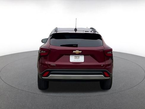 Used 2025 Chevrolet Trax LT image 12