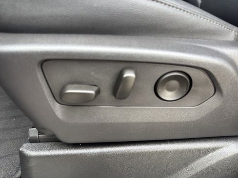 Used 2025 Chevrolet Tahoe LT image 26