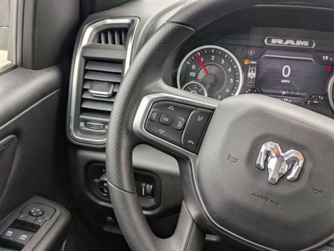 New 2026 RAM 1500 Express AWD/4WD image 19