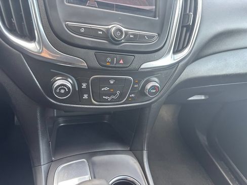 Used 2023 Chevrolet Equinox LT FWD image 24