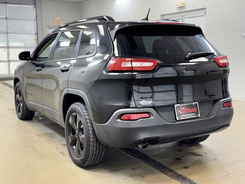 Used 2016 Jeep Cherokee Altitude w/ Cold Weather Group image 7