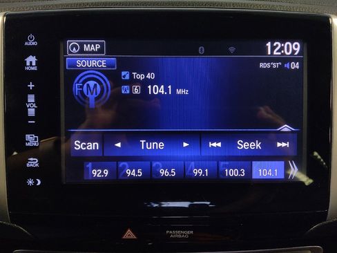 Used 2017 Honda Pilot Touring image 25