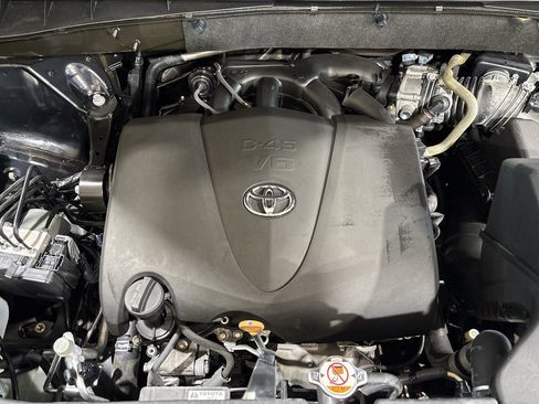 Used 2019 Toyota Highlander SE FWD image 27