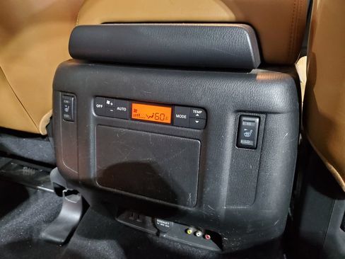 Used 2017 Nissan Armada Platinum w/ Captain Seat Package RWD image 24