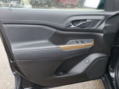 Certified 2021 GMC Acadia SLE w/ Driver Convenience Package image 25