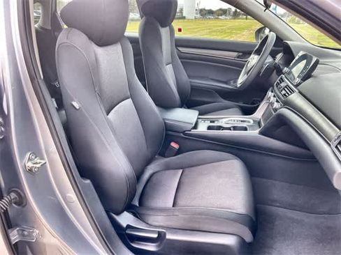 Certified 2018 Honda Accord Hybrid image 12