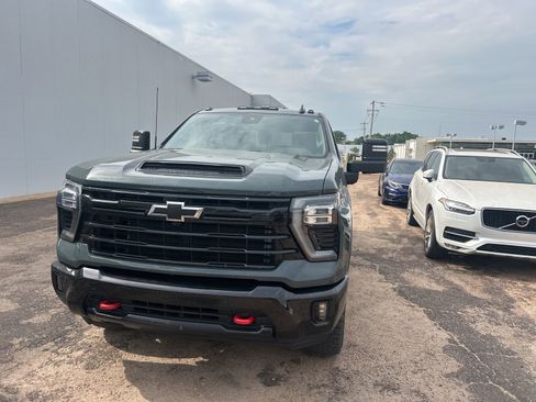 Used 2025 Chevrolet Silverado 2500 LT w/ Trail Boss Package image 8