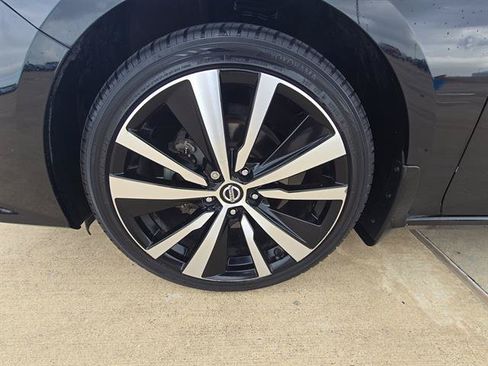 Used 2019 Nissan Altima 2.5 SR w/ SR Premium Package AWD/4WD image 19