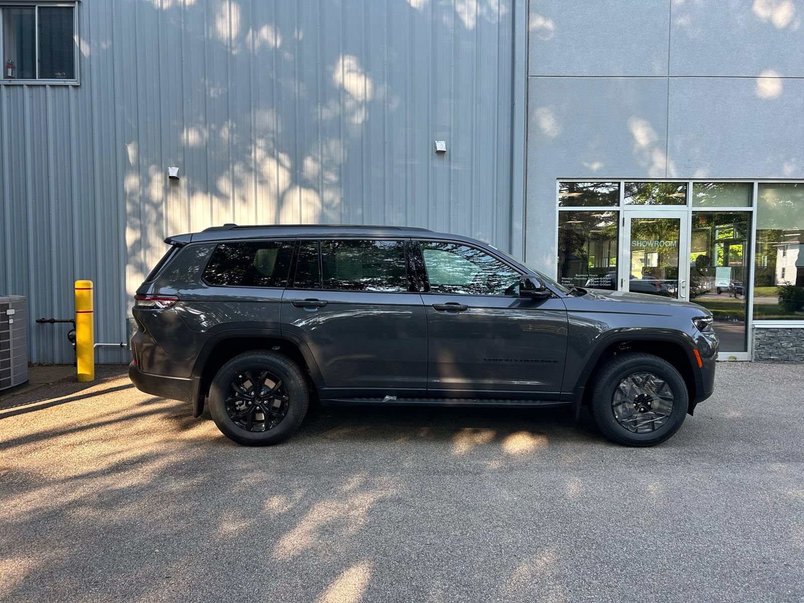 New 2026 Jeep Grand Cherokee L 4WD image 4