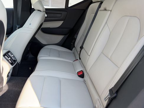 Used 2026 Volvo XC40 B5 Plus w/ Protection Package Premier AWD/4WD image 23