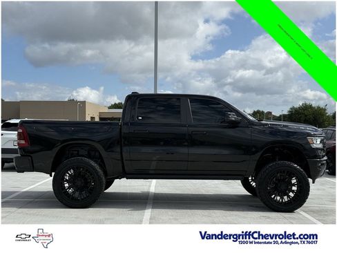 Used 2024 RAM 1500 Laramie AWD/4WD image 3
