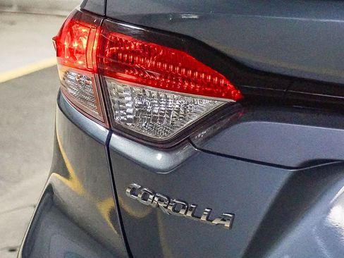 Certified 2025 Toyota Corolla SE w/ SE Premium Package FWD image 12