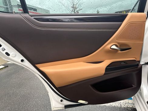 Used 2020 Lexus ES 350 w/ Premium Package image 13