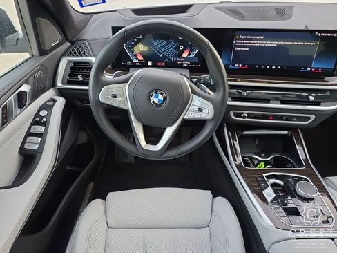 Used 2024 BMW X7 xDrive40i image 13