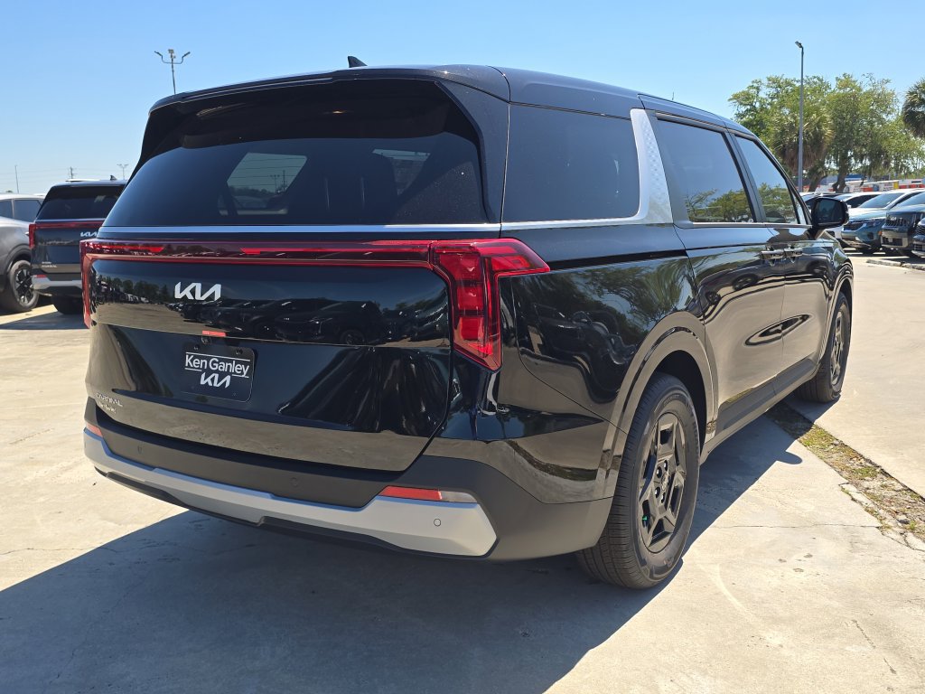 New 2026 Kia Carnival FWD image 8
