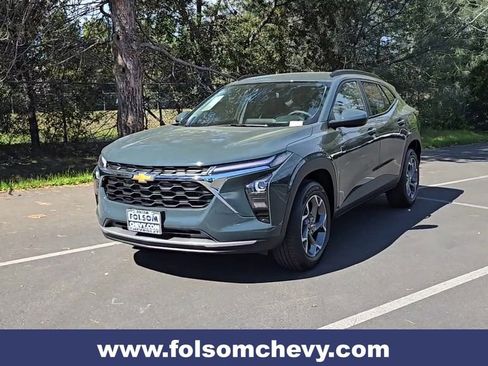 New 2026 Chevrolet Trax LT w/ Driver Confidence Package image 5