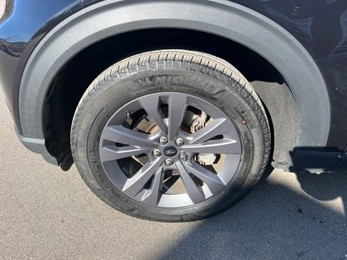 Used 2023 Ford Explorer XLT w/ Equipment Group 202A image 9