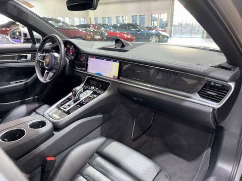 Used 2018 Porsche Panamera 4S image 65