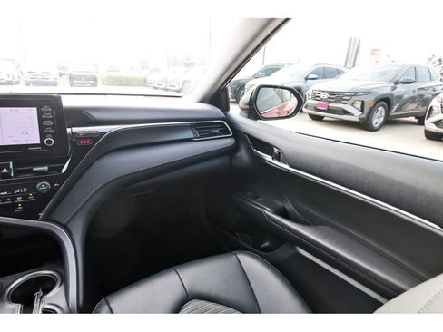 Used 2023 Toyota Camry SE w/ Convenience Package FWD image 12