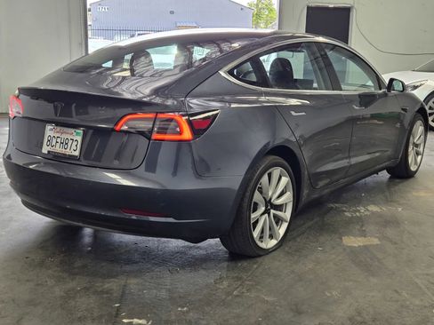 Used 2017 Tesla Model 3 Long Range RWD image 4