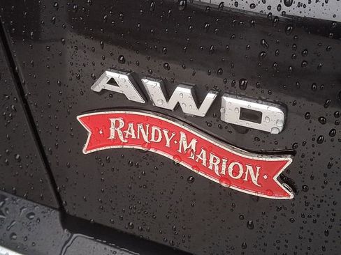 Used 2017 Cadillac XT5 Luxury image 24