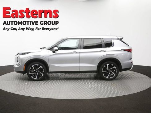 Used 2024 Mitsubishi Outlander SE FWD image 60