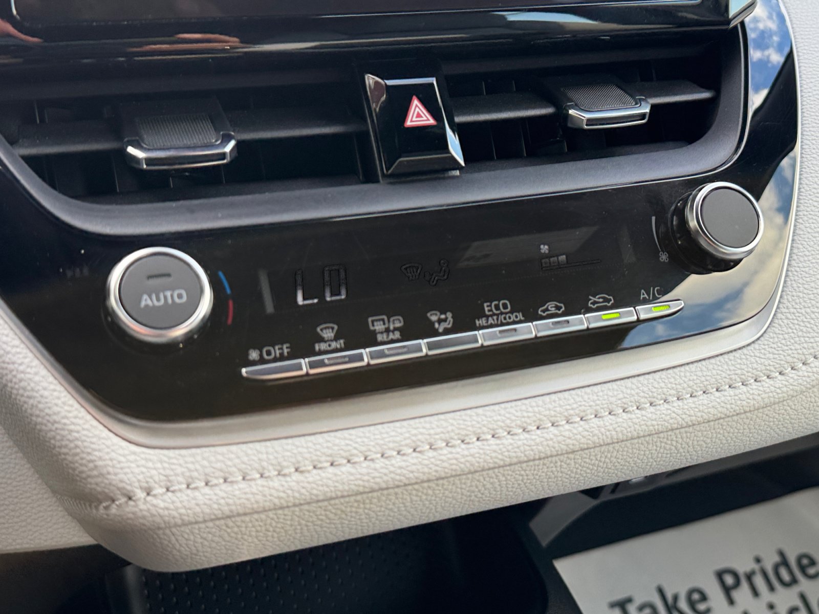 Used 2024 Toyota Corolla SE FWD image 19
