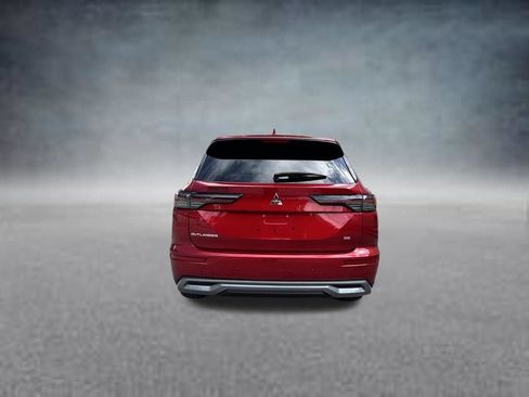 Used 2025 Mitsubishi Outlander SE FWD image 6
