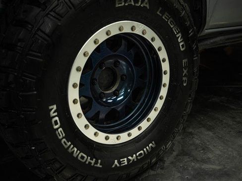 Used 2019 Toyota Tacoma TRD Off-Road AWD/4WD image 3