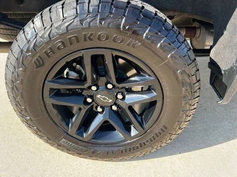 Used 2019 Chevrolet Silverado 1500 LT Trail Boss w/ Convenience Package image 11