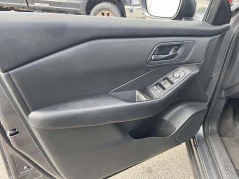 Used 2024 Nissan Rogue S AWD/4WD image 20