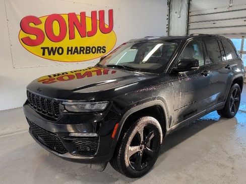 Used 2023 Jeep Grand Cherokee Limited w/ Luxury Tech Group II image 1