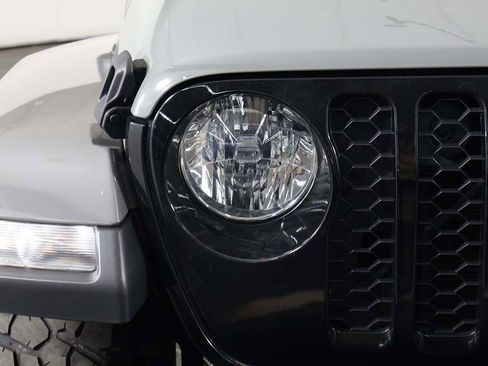 Used 2022 Jeep Gladiator Sport image 10