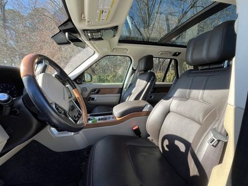 Used 2019 Land Rover Range Rover Supercharged image 3