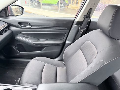 Used 2024 Nissan Altima 2.5 SV w/ SV Premium Package image 31