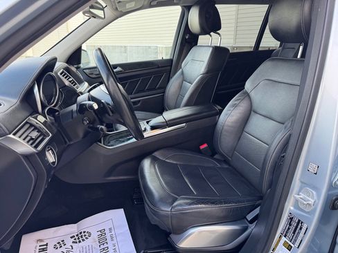 Used 2016 Mercedes-Benz GL 550 4MATIC image 11