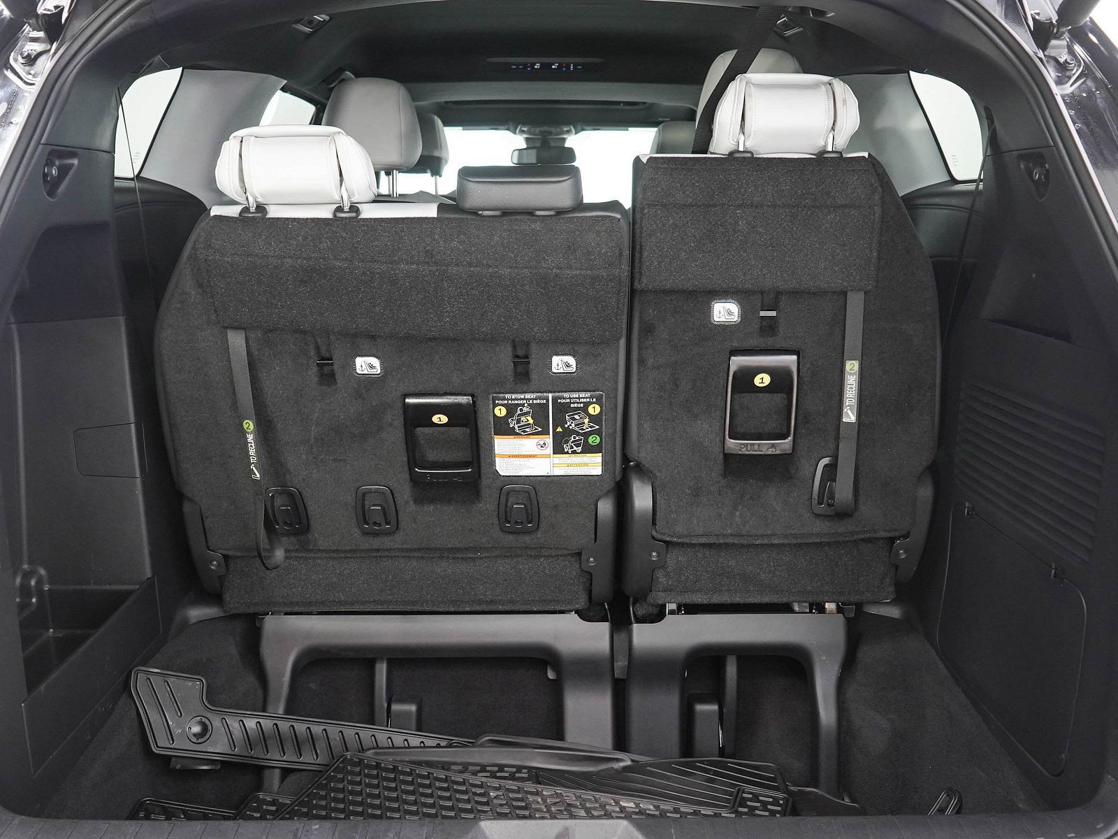 Used 2025 Toyota Sienna XSE AWD/4WD image 9