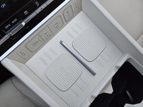 Certified 2025 Hyundai Santa Fe Calligraphy AWD/4WD image 16