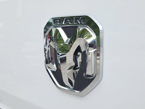 Used 2025 RAM ProMaster 2500 w/ Convenience Group FWD image 11