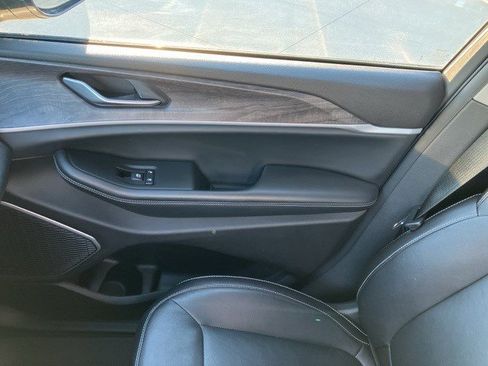 Used 2022 Jeep Grand Cherokee Limited 4xe image 21