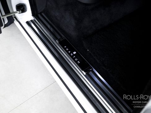 Certified 2023 Rolls-Royce Phantom Sedan w/ The Phantom Package image 31