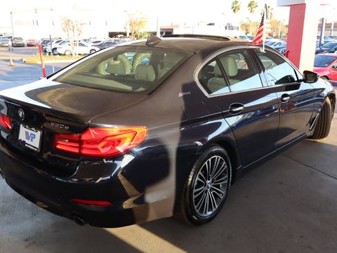 Used 2018 BMW 530e xDrive 530e xDrive iPerformance Plug- image 5