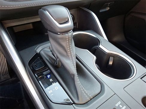 Used 2023 Toyota Highlander XLE image 17