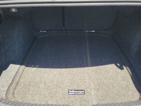 Certified 2024 Volkswagen Jetta SE w/ Panoramic Sunroof Package FWD image 11