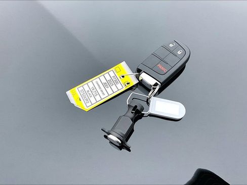 Used 2025 Jeep Compass Sport image 11