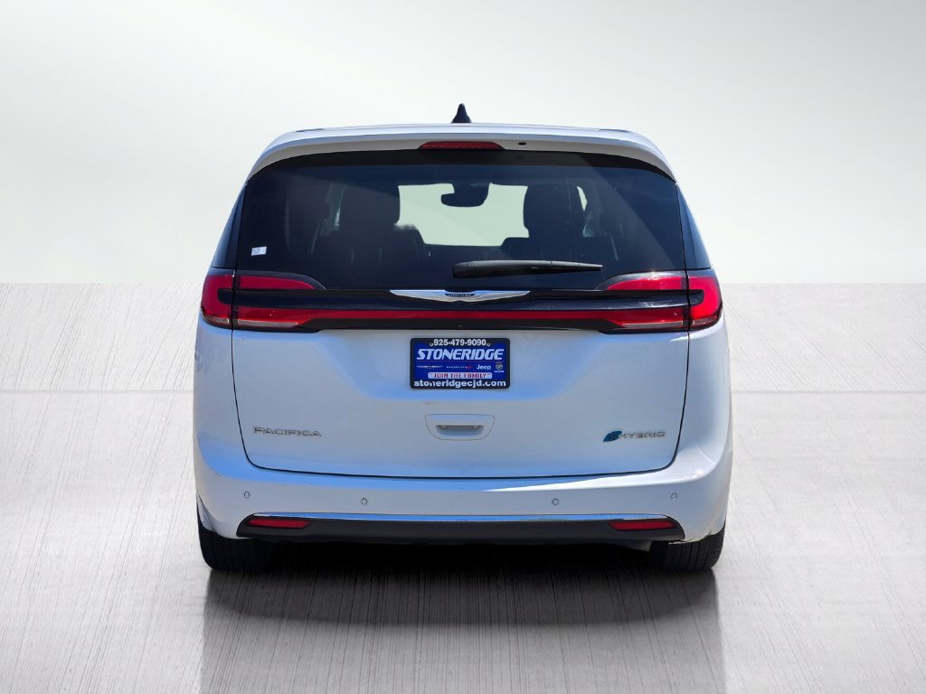 Used 2024 Chrysler Pacifica Limited FWD image 5